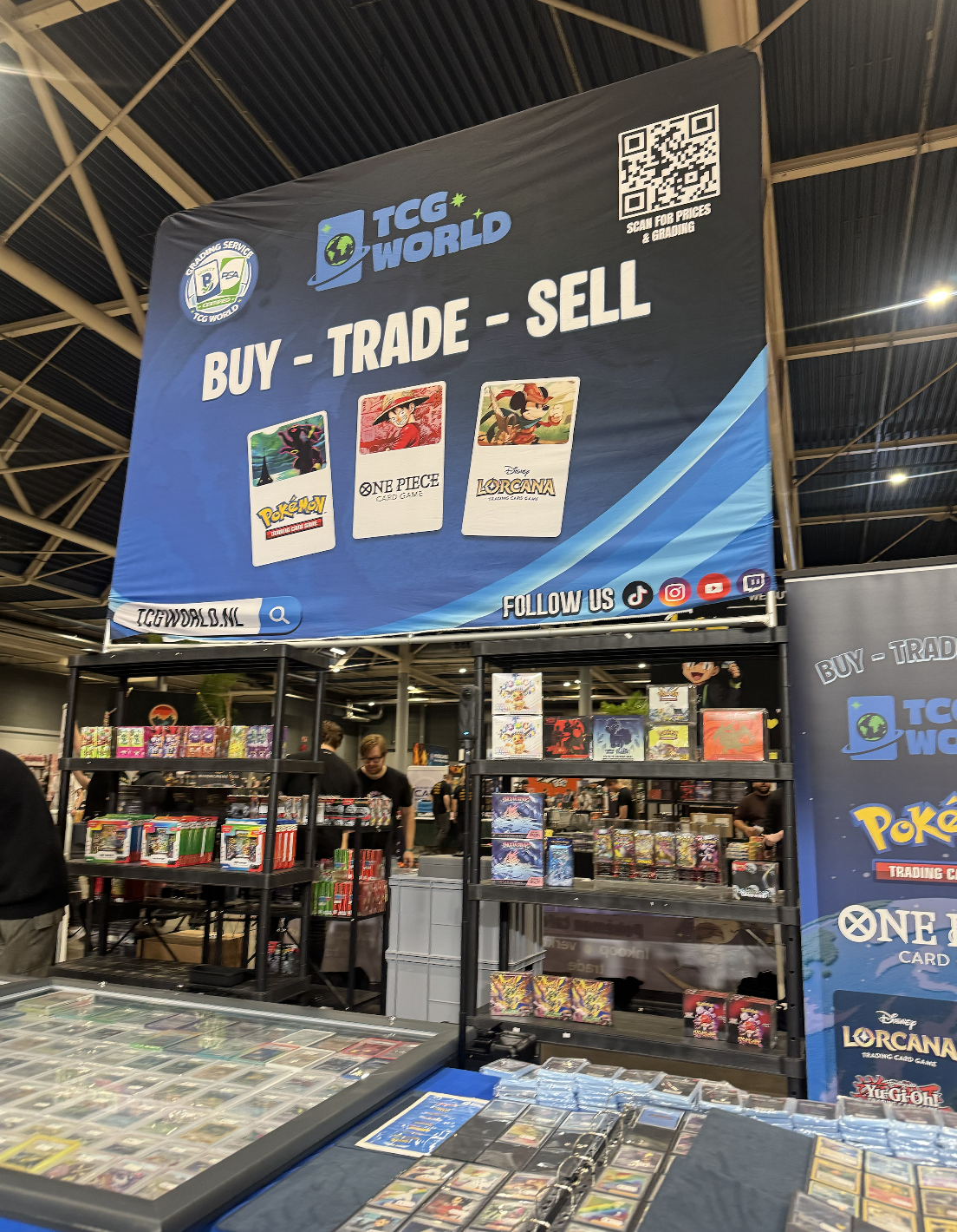 TCG World stand op een kaartenbeurs